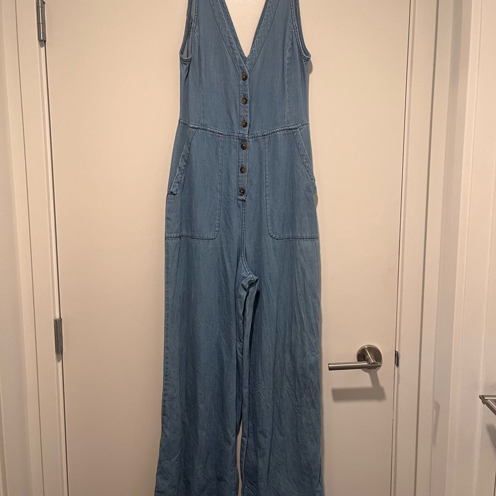 BCBGMaxAzria Blue Denim Jumpsuit V-Neck Wide Leg